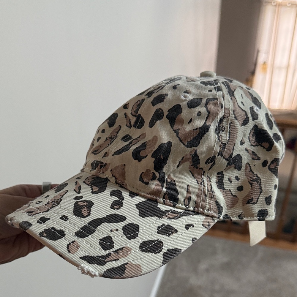 Aerie Cream and Gray leopard Patterned Cap